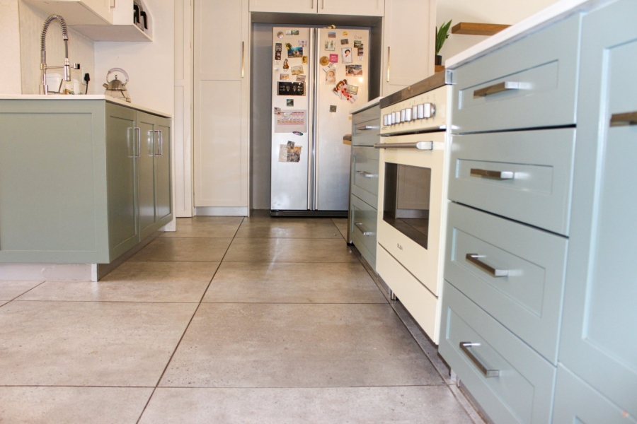 6 Bedroom Property for Sale in Midstream Estate Gauteng