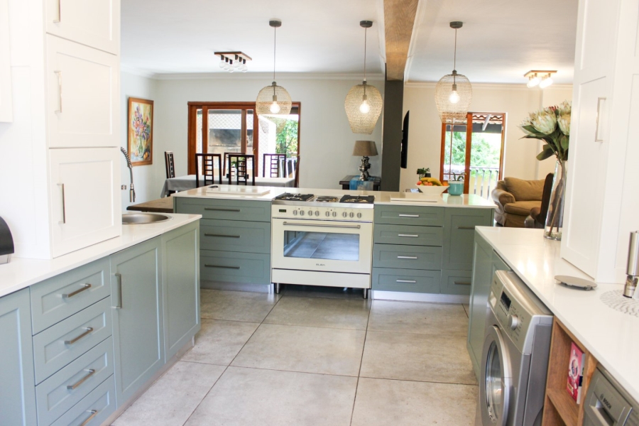 6 Bedroom Property for Sale in Midstream Estate Gauteng