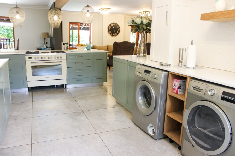 6 Bedroom Property for Sale in Midstream Estate Gauteng