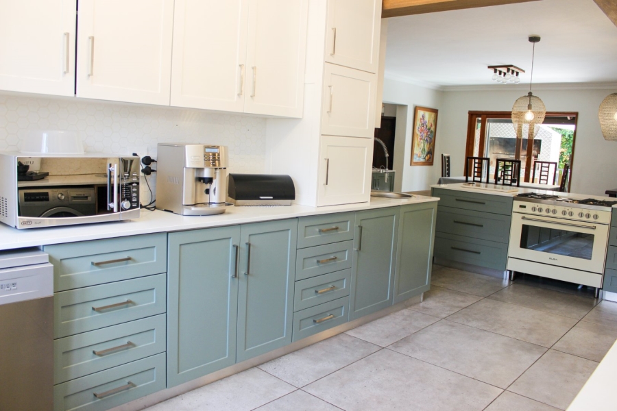 6 Bedroom Property for Sale in Midstream Estate Gauteng