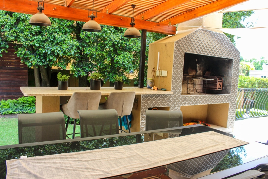 6 Bedroom Property for Sale in Midstream Estate Gauteng