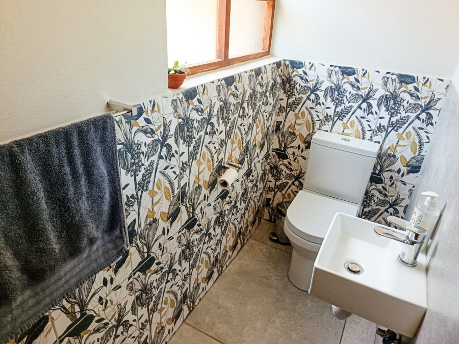 6 Bedroom Property for Sale in Midstream Estate Gauteng