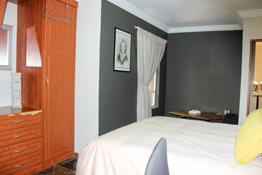 6 Bedroom Property for Sale in Midstream Estate Gauteng