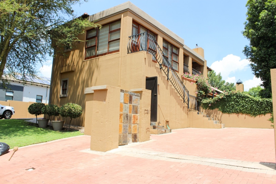 6 Bedroom Property for Sale in Midstream Estate Gauteng