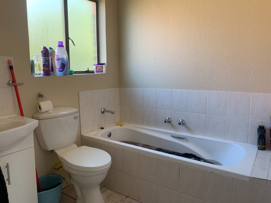 To Let 1 Bedroom Property for Rent in Hennopspark Gauteng