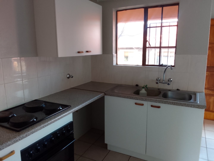To Let 1 Bedroom Property for Rent in Hennopspark Gauteng