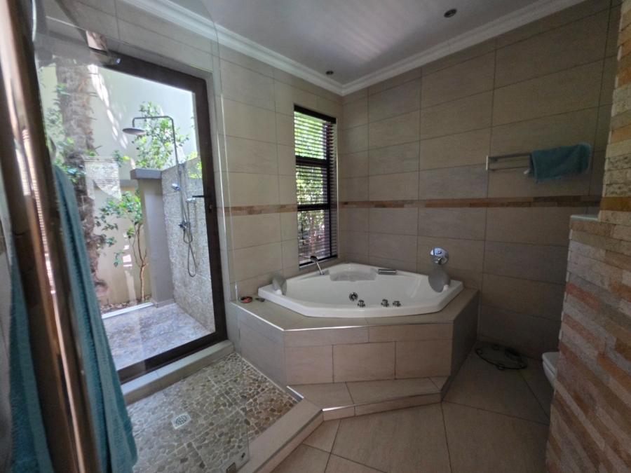 5 Bedroom Property for Sale in Emfuleni Golf Estate Gauteng