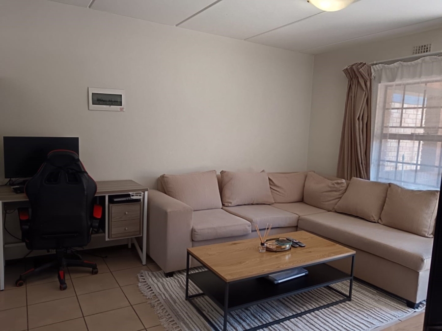 To Let 2 Bedroom Property for Rent in Noordwyk Gauteng