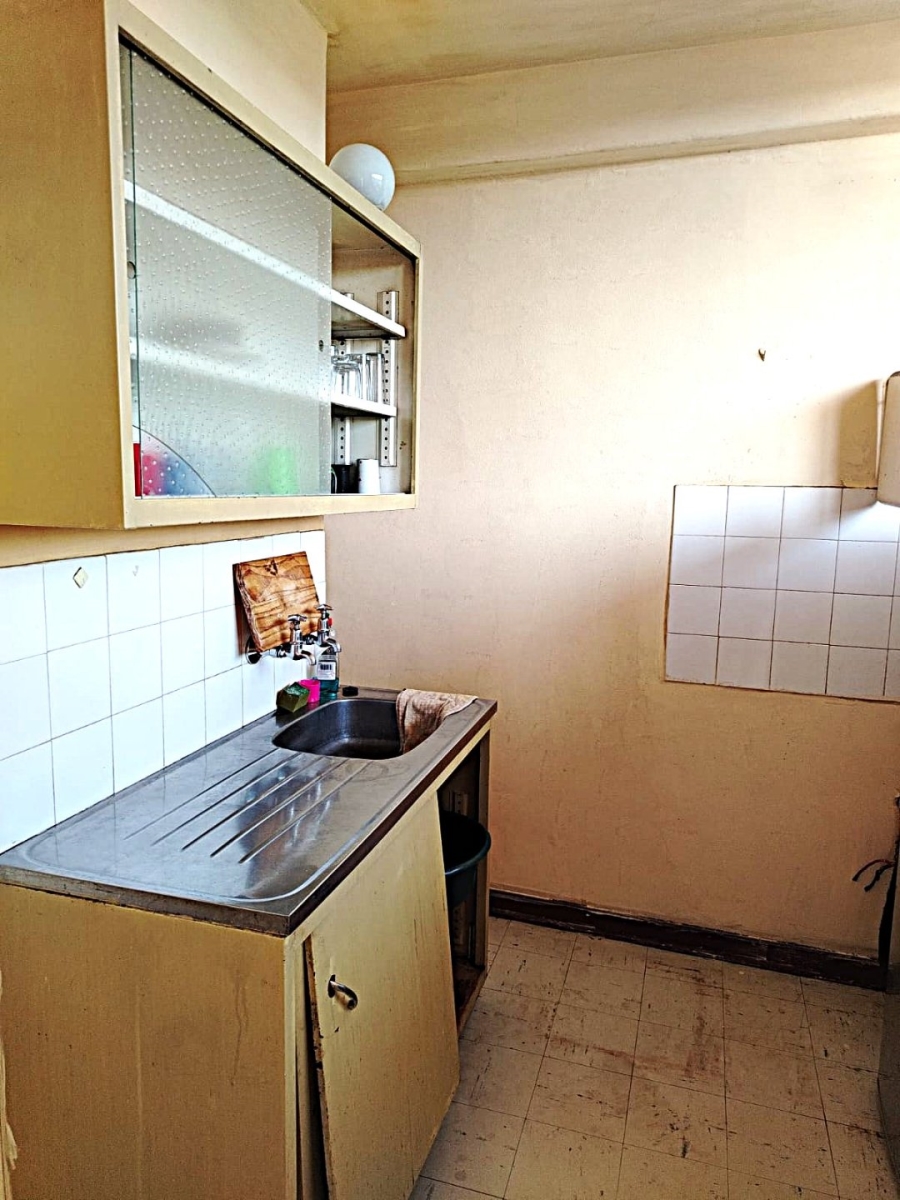 1 Bedroom Property for Sale in Florida Lake Gauteng