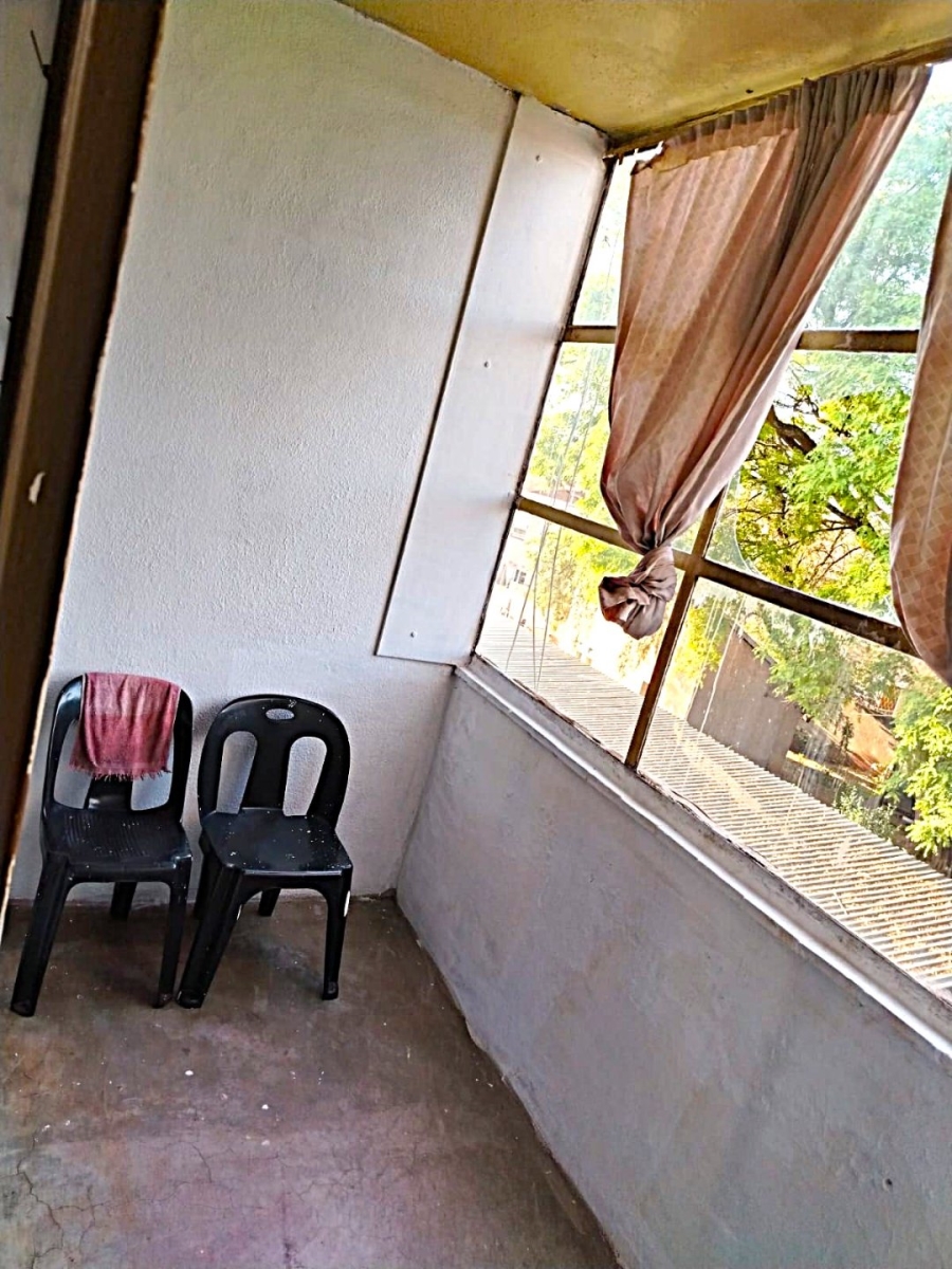 1 Bedroom Property for Sale in Florida Lake Gauteng