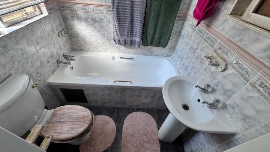 To Let 2 Bedroom Property for Rent in Lyttelton Manor Gauteng