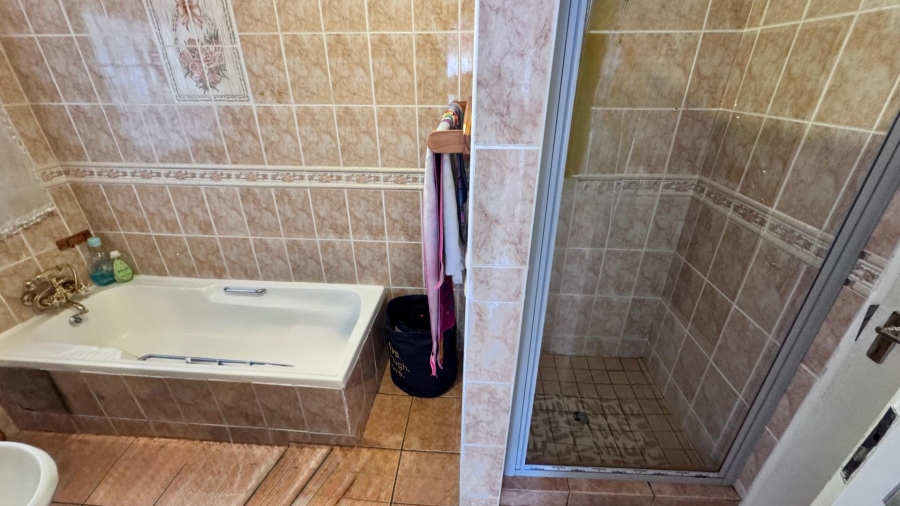 To Let 2 Bedroom Property for Rent in Lyttelton Manor Gauteng