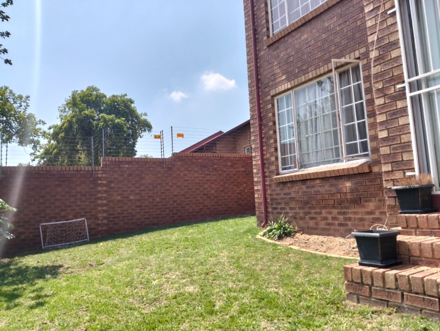 2 Bedroom Property for Sale in The Reeds Gauteng