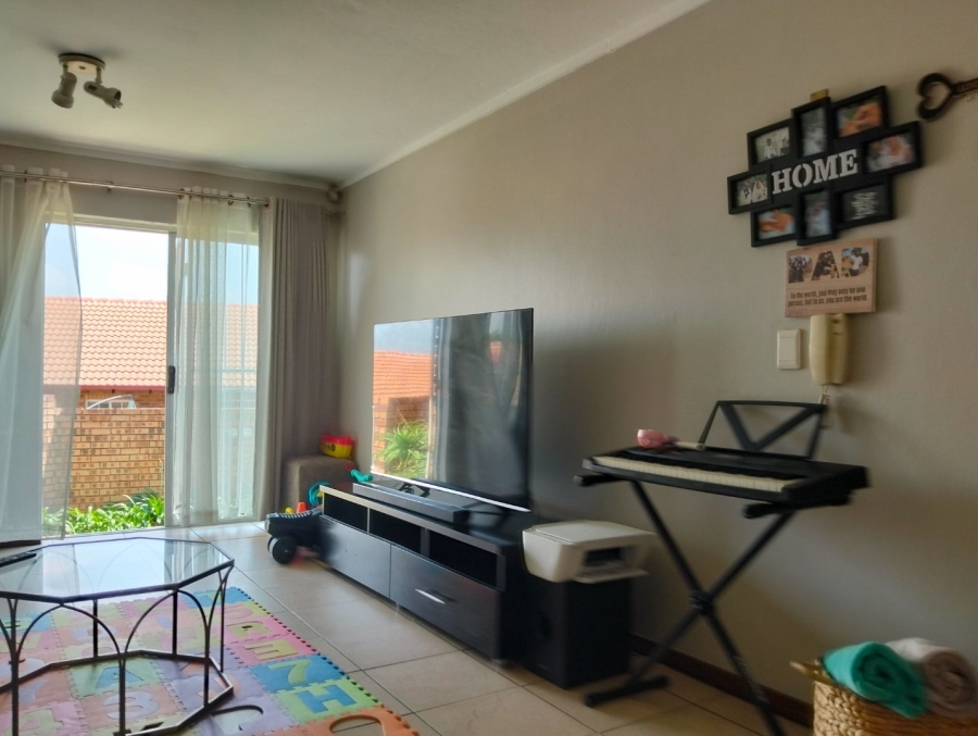 2 Bedroom Property for Sale in The Reeds Gauteng