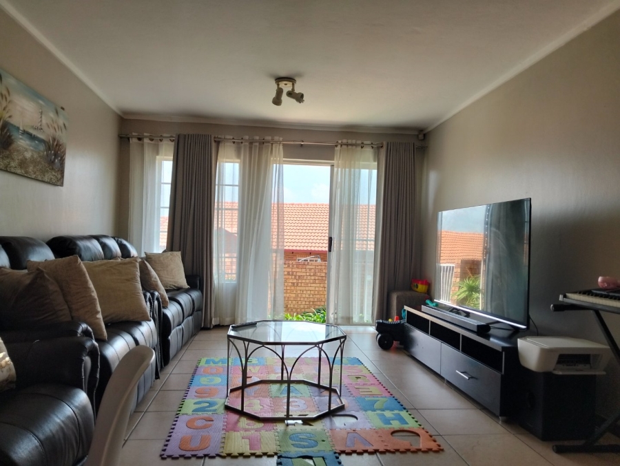 2 Bedroom Property for Sale in The Reeds Gauteng