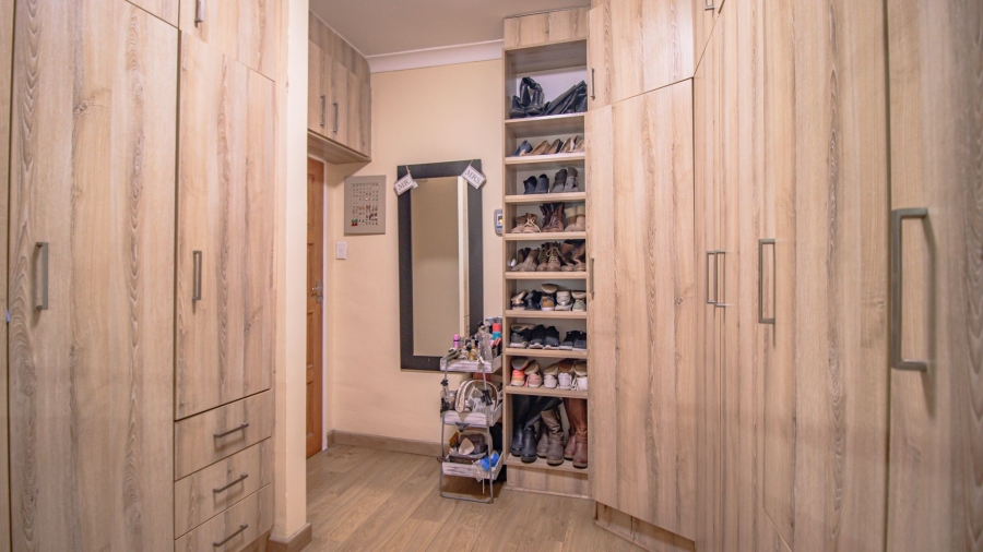 3 Bedroom Property for Sale in Hurlyvale Gauteng