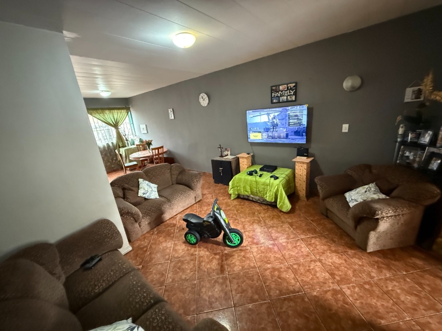 To Let 2 Bedroom Property for Rent in Lyttelton Manor Gauteng