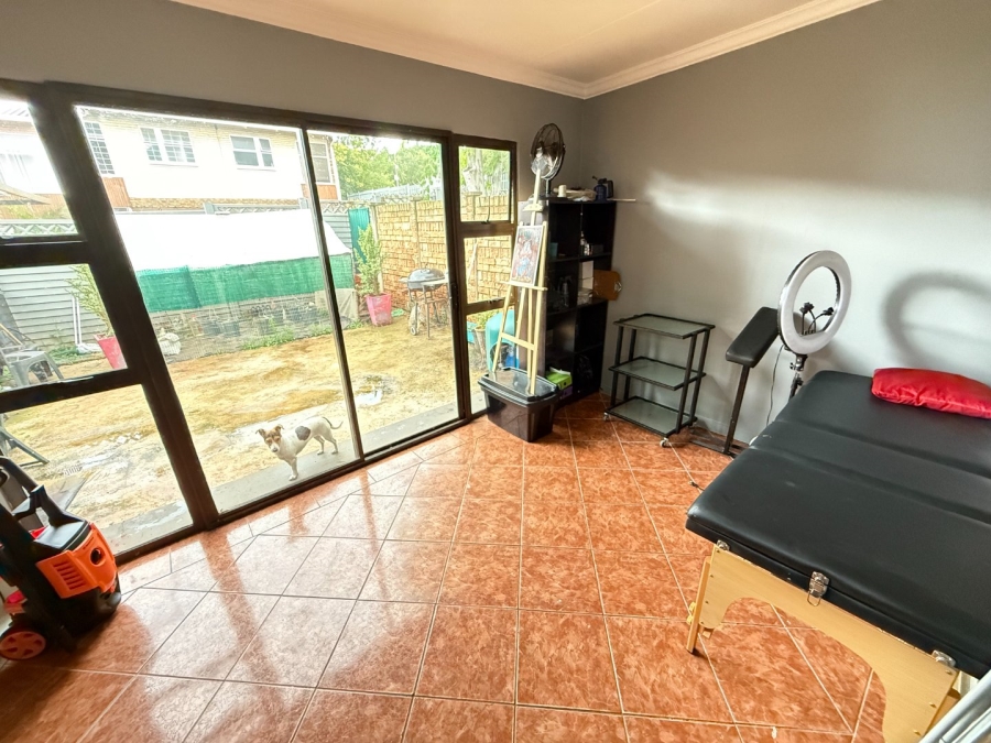 To Let 2 Bedroom Property for Rent in Lyttelton Manor Gauteng