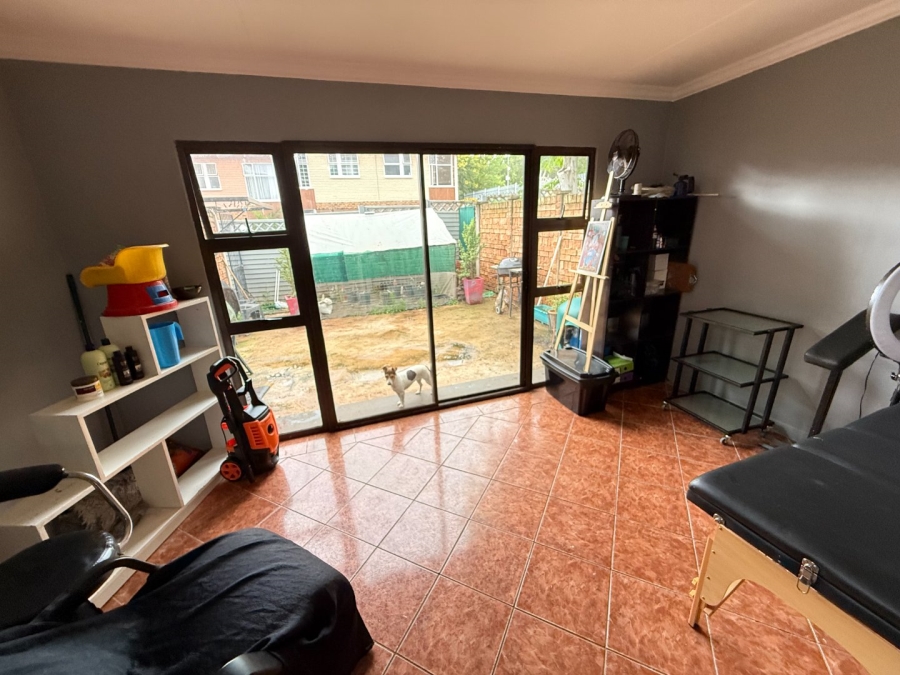 To Let 2 Bedroom Property for Rent in Lyttelton Manor Gauteng