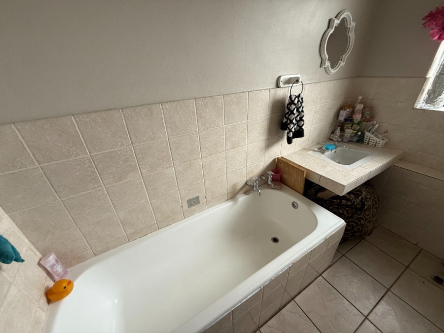 To Let 2 Bedroom Property for Rent in Lyttelton Manor Gauteng