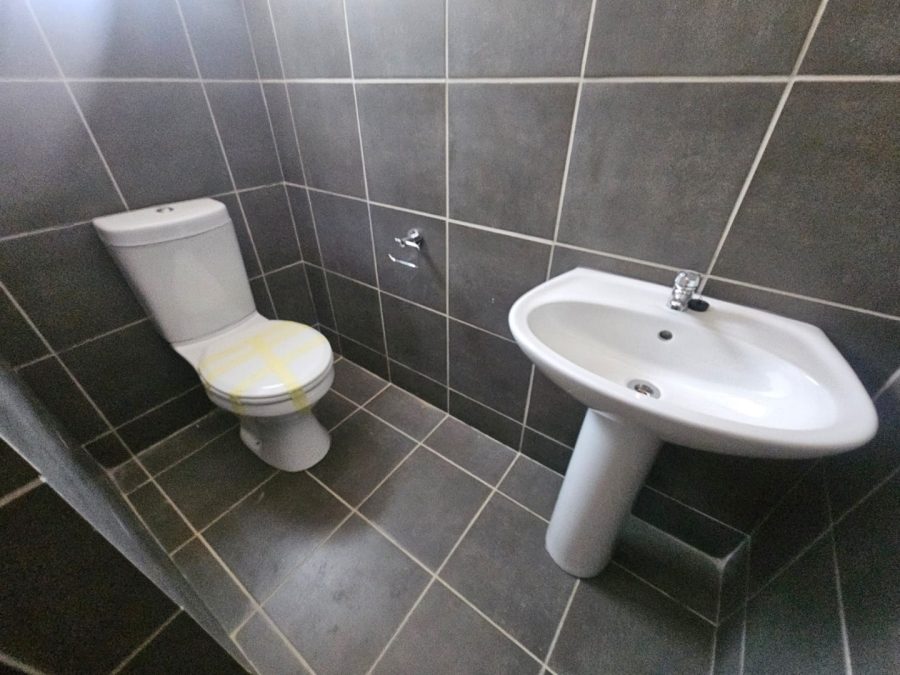 Commercial Property for Sale in Knopjeslaagte Gauteng