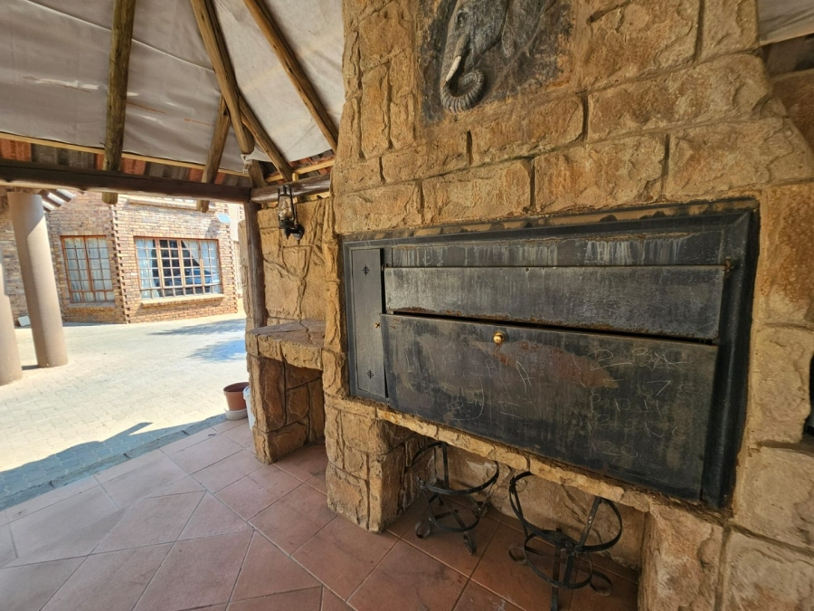 To Let 4 Bedroom Property for Rent in Raslouw Gauteng