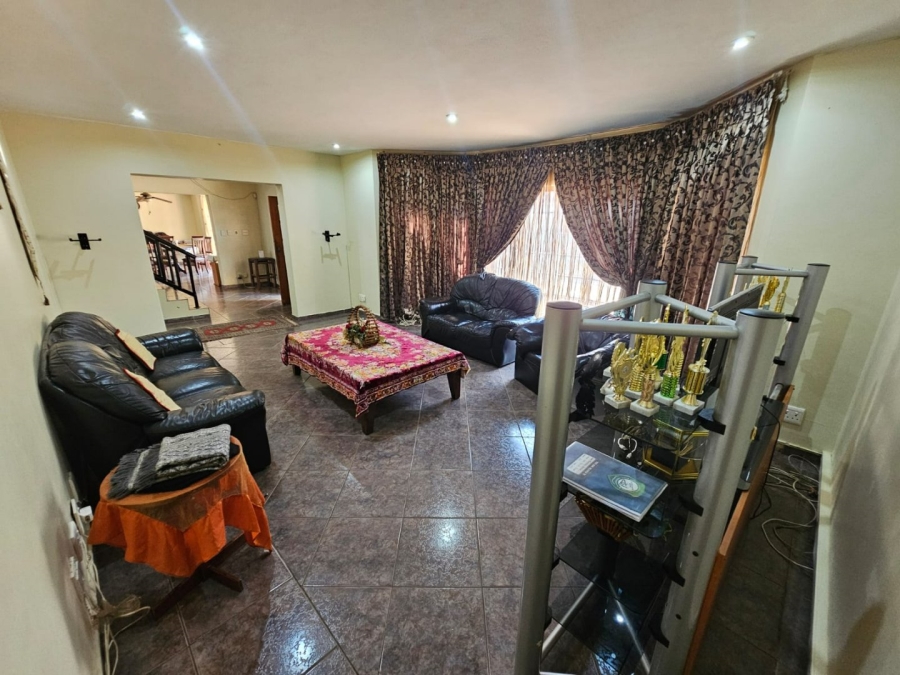 To Let 4 Bedroom Property for Rent in Raslouw Gauteng