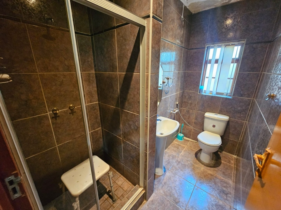 To Let 4 Bedroom Property for Rent in Raslouw Gauteng