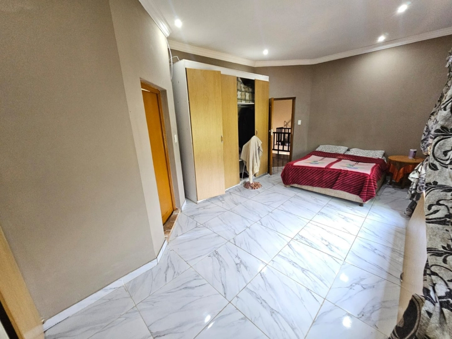 To Let 4 Bedroom Property for Rent in Raslouw Gauteng