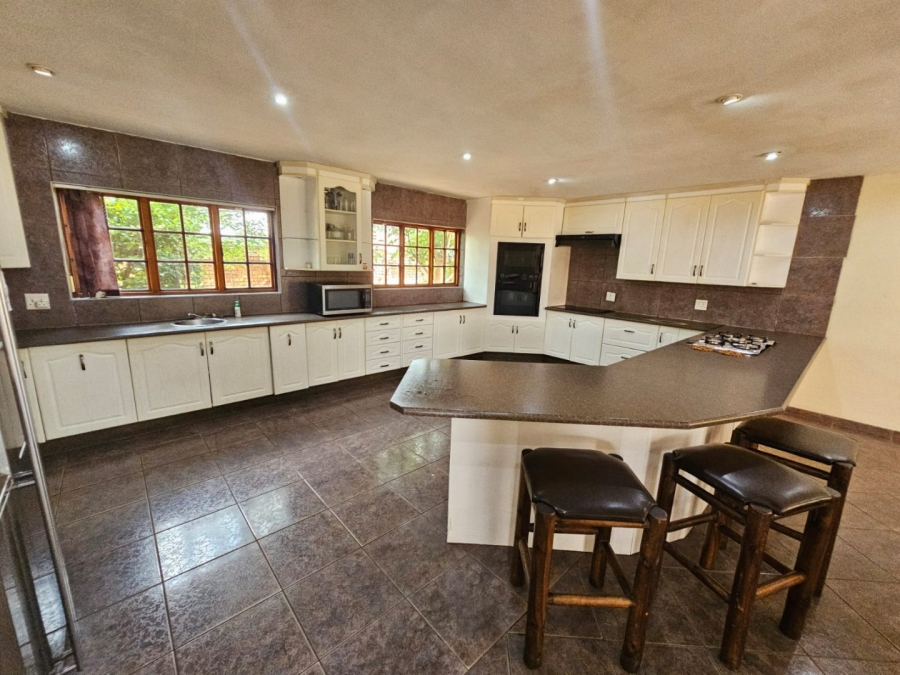 To Let 4 Bedroom Property for Rent in Raslouw Gauteng