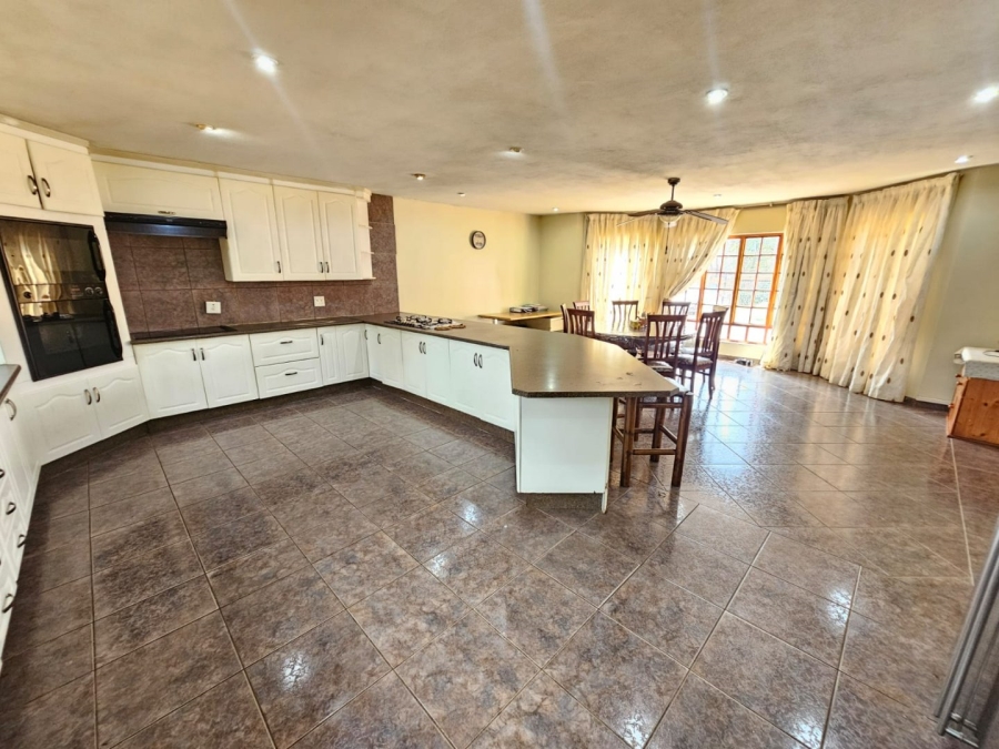 To Let 4 Bedroom Property for Rent in Raslouw Gauteng