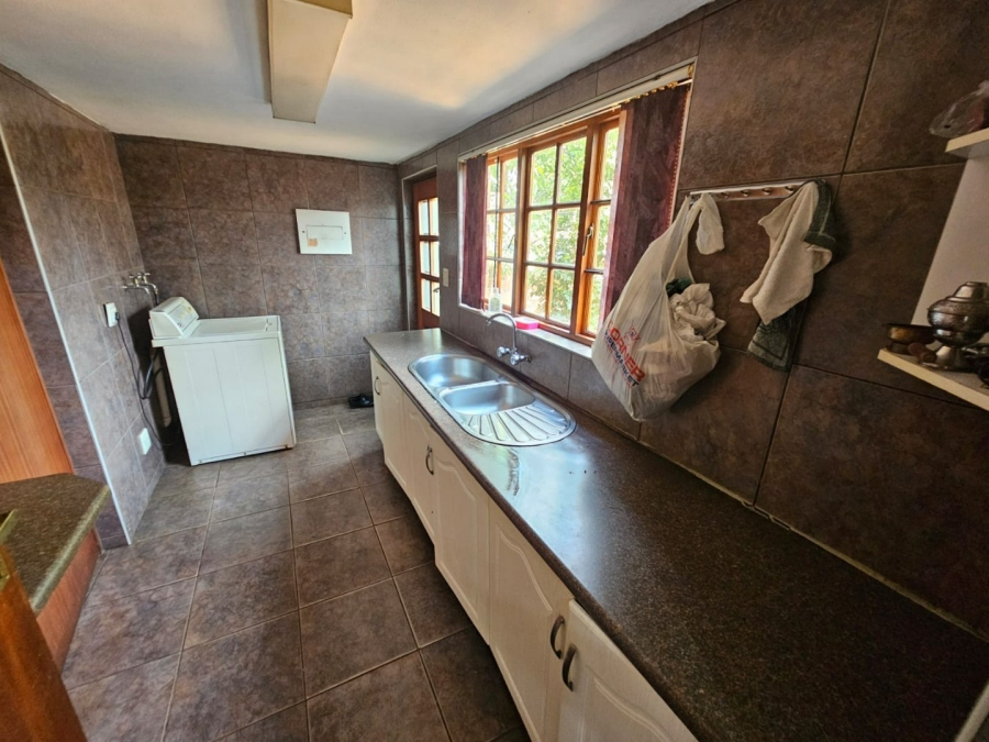 To Let 4 Bedroom Property for Rent in Raslouw Gauteng