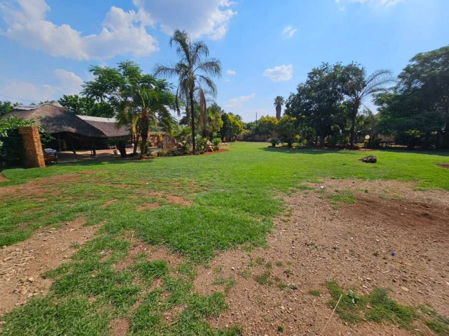 To Let 4 Bedroom Property for Rent in Raslouw Gauteng