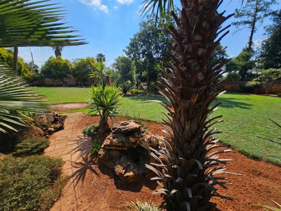 To Let 4 Bedroom Property for Rent in Raslouw Gauteng