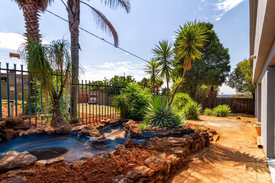 3 Bedroom Property for Sale in Kenmare Gauteng