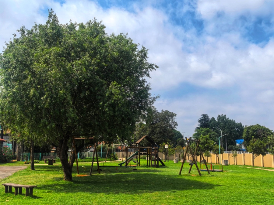 1 Bedroom Property for Sale in Lakefield Gauteng