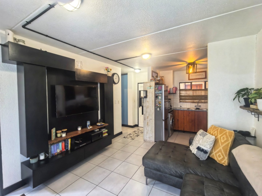 1 Bedroom Property for Sale in Lakefield Gauteng