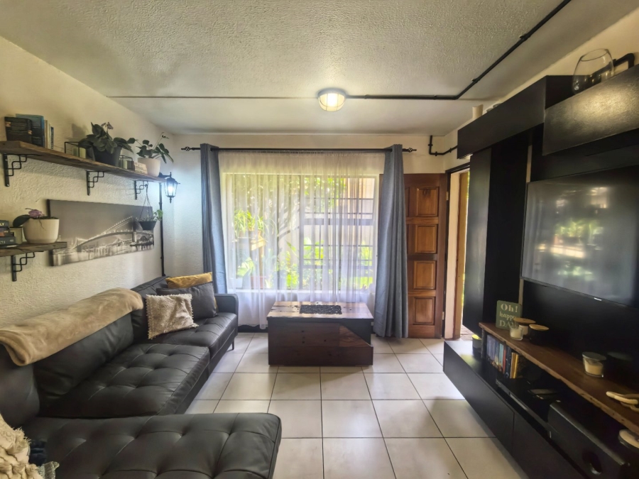 1 Bedroom Property for Sale in Lakefield Gauteng