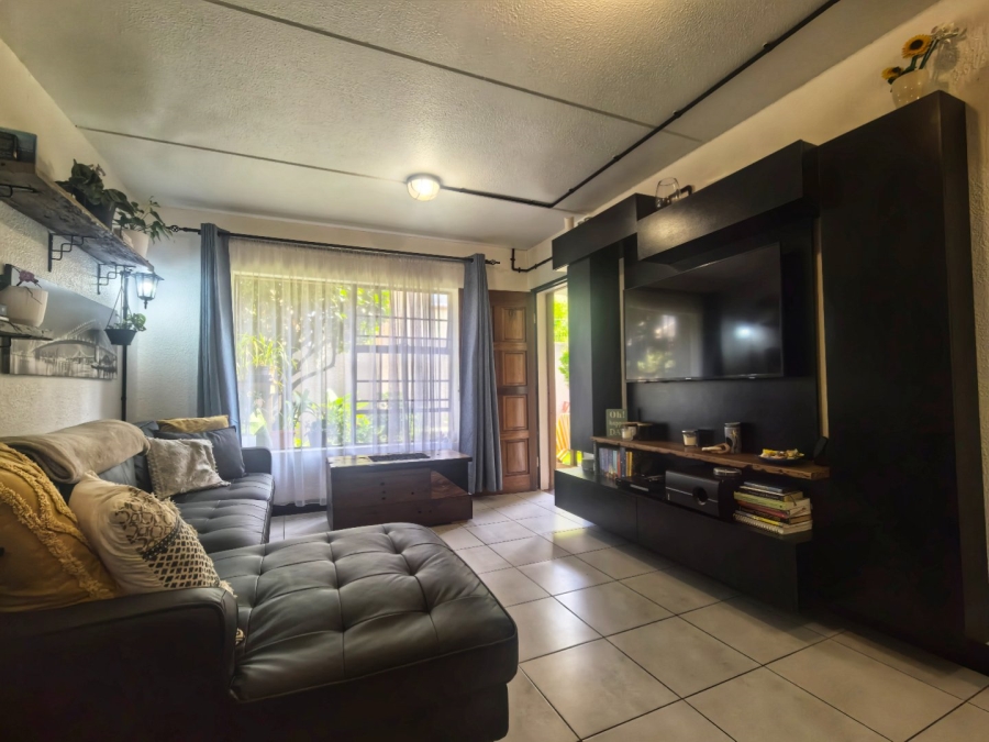 1 Bedroom Property for Sale in Lakefield Gauteng