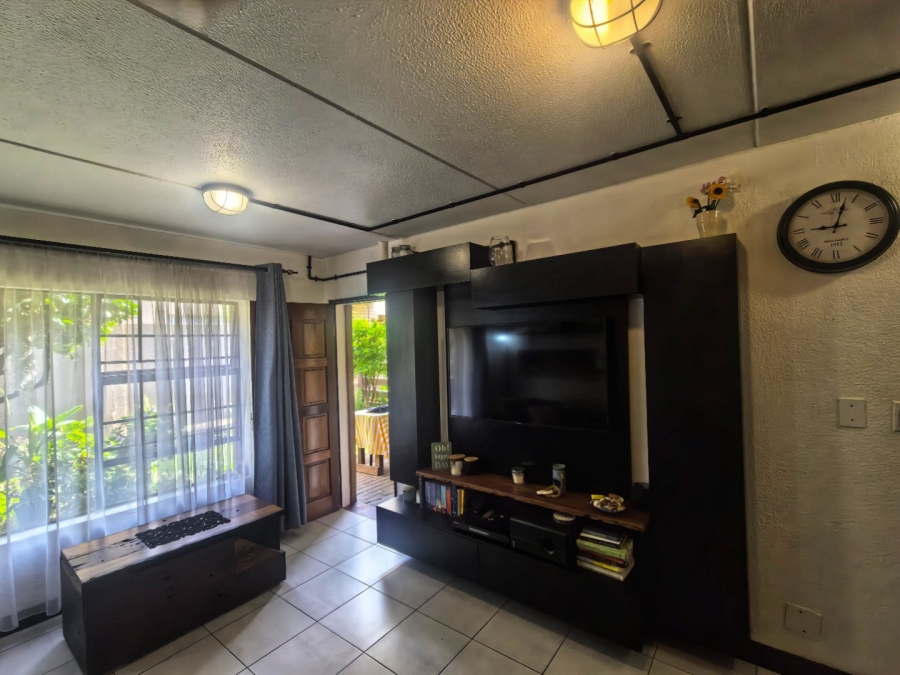 1 Bedroom Property for Sale in Lakefield Gauteng