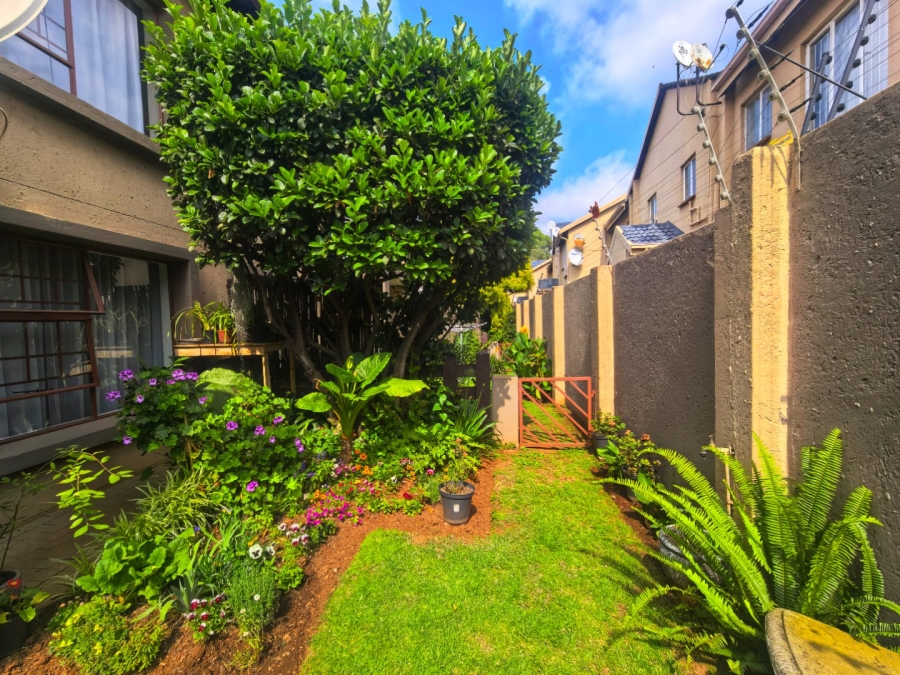 1 Bedroom Property for Sale in Lakefield Gauteng