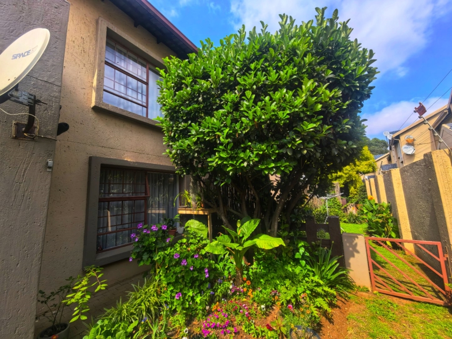 1 Bedroom Property for Sale in Lakefield Gauteng