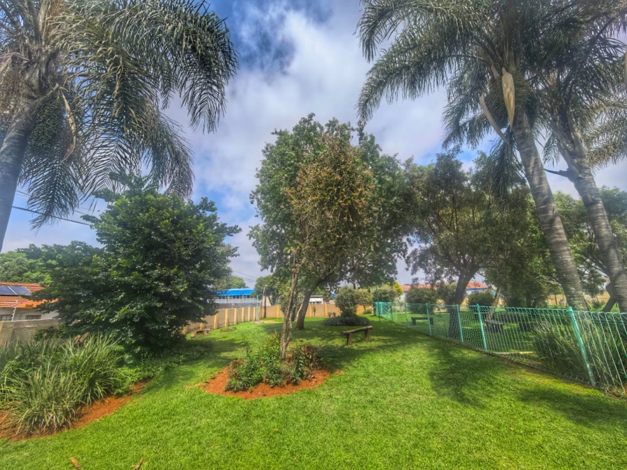 1 Bedroom Property for Sale in Lakefield Gauteng