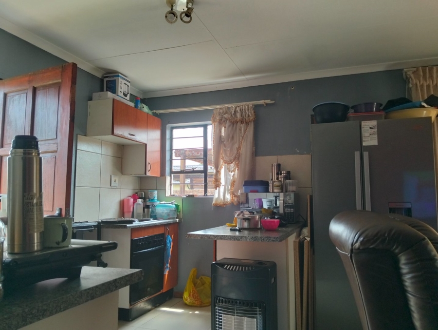 To Let  Bedroom Property for Rent in Crystal Park Gauteng