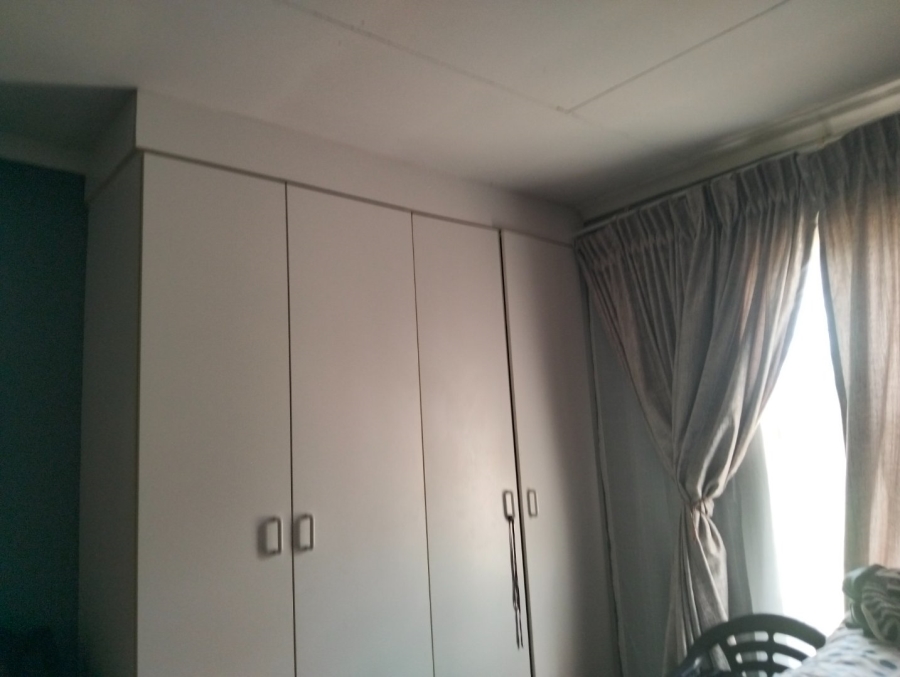 To Let  Bedroom Property for Rent in Crystal Park Gauteng