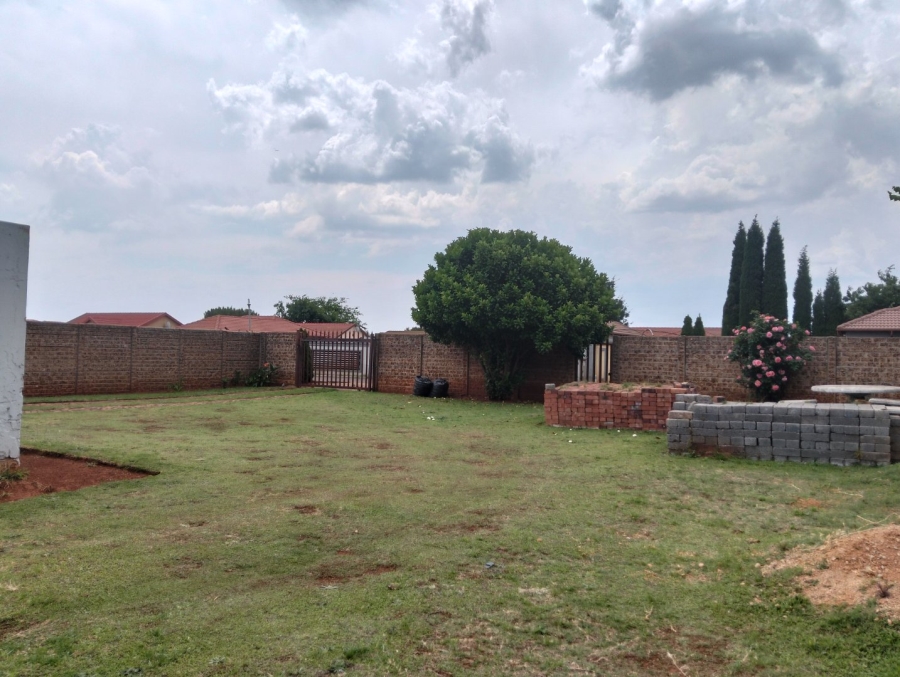 To Let  Bedroom Property for Rent in Crystal Park Gauteng