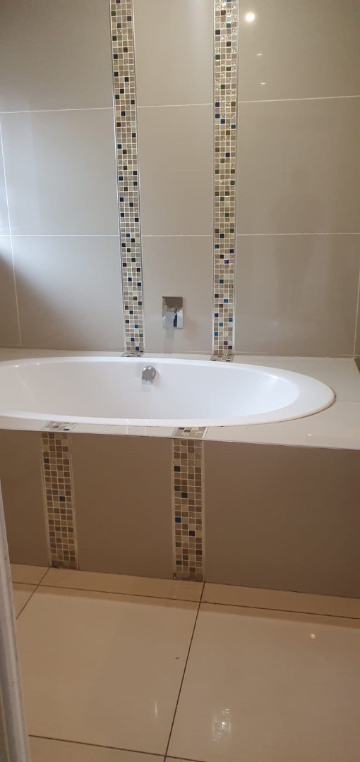 To Let 4 Bedroom Property for Rent in Crystal Park Gauteng