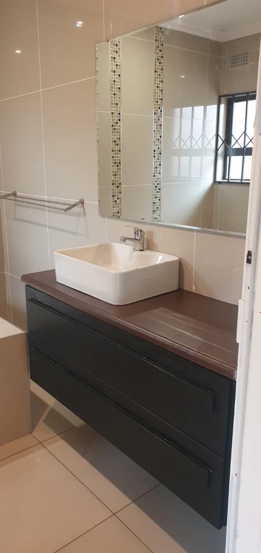 To Let 4 Bedroom Property for Rent in Crystal Park Gauteng