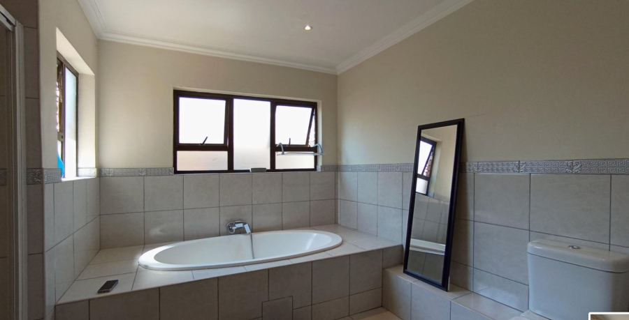 5 Bedroom Property for Sale in Beverley Gauteng