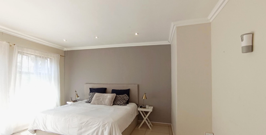 5 Bedroom Property for Sale in Beverley Gauteng